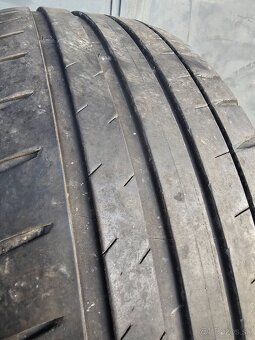 225/40r18 - 3