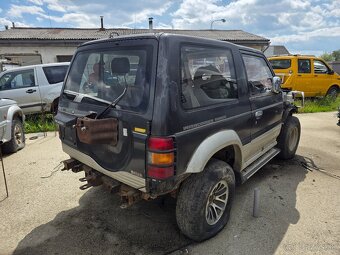 Mitsubishi Pajero 2,5td anglicke - 3