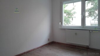 4 izbový byt v centre mesta DS, s veľkým balkónom a veľkou p - 3