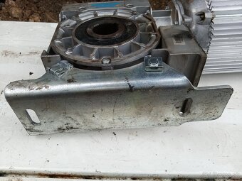 Snekova prevodovka s elektromotorom 1,5kW... - 3