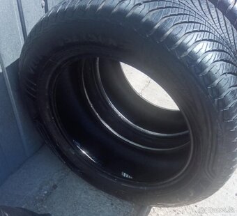 Predám 2ks zimné pneu.255/55R19 Goodyear dezen 5,6mm - 3