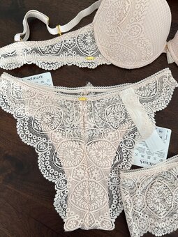 Krajkova suprava stala 180 eur - 3