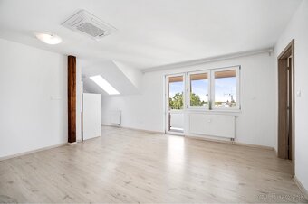 Štýlový 2-izbový byt v Ciferi - NA PREDAJ - 3