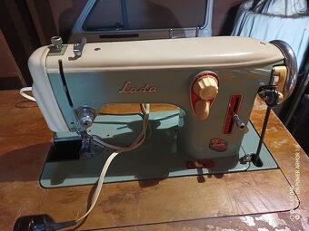 Predám šijací stroj - 3