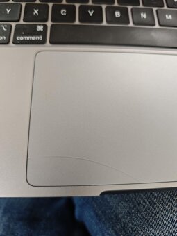 Macbook Air M2 8/256GB Strieborny - 3