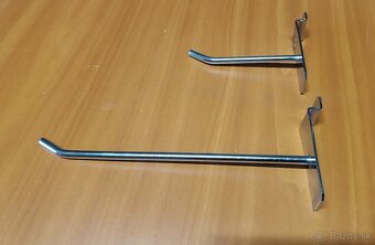 Skrinka na úchytky 2,3m - 3