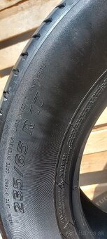 Michelin 235/65/R17 - 3