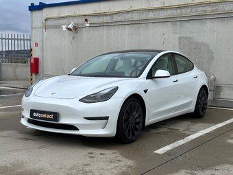 Tesla Model 3 - 3
