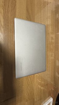 notebook Umax Vision Book 13” - 3