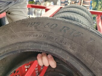 195/60/r15 - 3