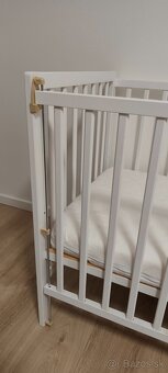Detská postieľka so sťahovacou bočnicou biela - 3