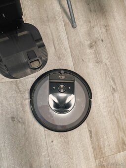 iRobot Roomba i7+ - 3
