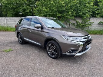 Mitsubishi Outlander 2.2 DI-D 4x4 Automat. 7 miestne. - 3