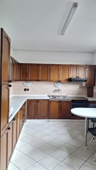Predaj priestranného rodinného domu v Ružinove_BA II - 3