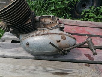 Motor na Jawa 250 perák - 3