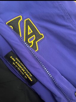 Los Angeles Lakers - 3