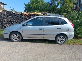 Nissan Almera Tino - 3