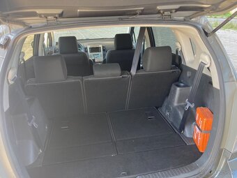 TOYOTA Corolla Verso D4D - 3