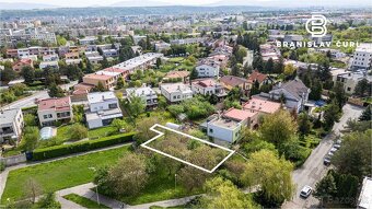 POZEMOK SO STAVEBNÝM POVOLENÍM - 332 m2, na Grote - 3