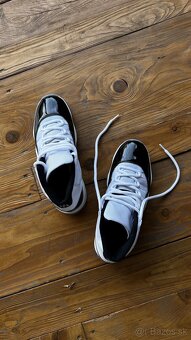 Air Jordan 11 Retro - 3