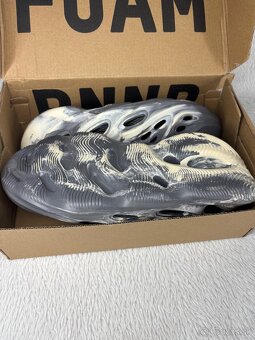 Yeezy Foam RNNR "MXT Moon Gray" & "Sand" - 38 - 3