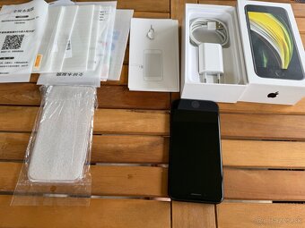 APPLE iPhone SE (2020) 64GB Black Používaný - 3