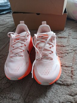 Nike VOMERO 18 - 3