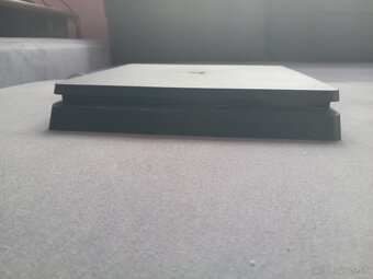 PLAYSTATION 4 - 3