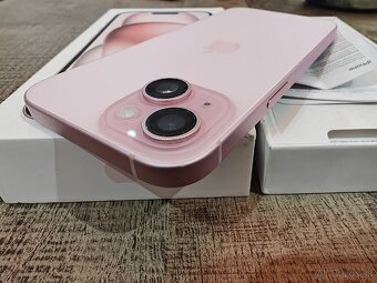 Apple iPhone 15 256GB - 3