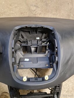 Palubovka Peugeot 207, 2006 - 3