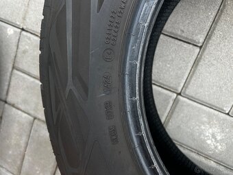 Continental 215/60 R16 - 3