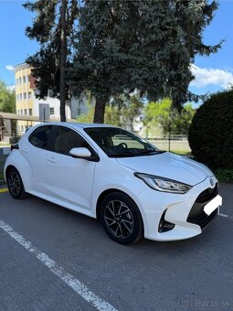 predám toyotu yaris hybrid - 3