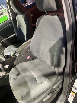 Na predaj: Toyota Prius 1.8 Hybrid + LPG (2013) - 3