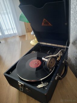 Kufrikový gramofon - 3