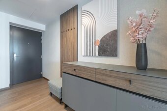 PRENÁJOM - EUROVEA TOWER 3iz luxusný byt - 3