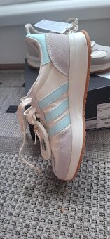 Botasky adidas 40 - 3