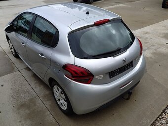 Peugeot 208 1.2i - 3