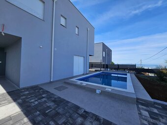 Novostavba RD s bazénom v Chorvátsku. - 3