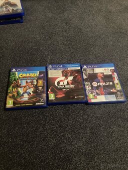 Playstation 4 slim - 3