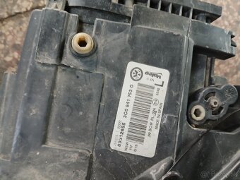 VW Passat b6 svetlá xenónové - 3