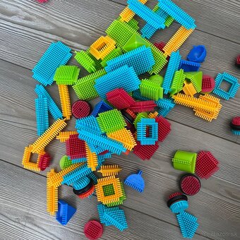 Stavebnica Bristle Blocks - 3