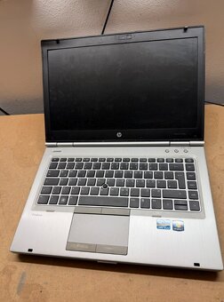 Predám pokazený notebook na náhradné diely zn. HP 8460p.// - 3