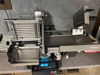 Automatický nárezový stroj DEKO 834 EPB - 3