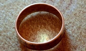 zlaty prsten 9k. 375/1000 Váha -2.91gr - 3