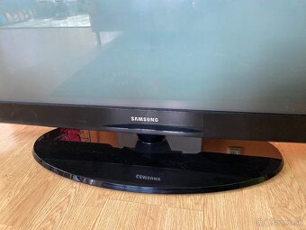 Samsung uhlopriečka 106cm - 3