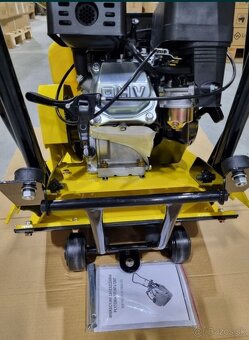 Vibračná doska C 90i 90kg 18000N - 3