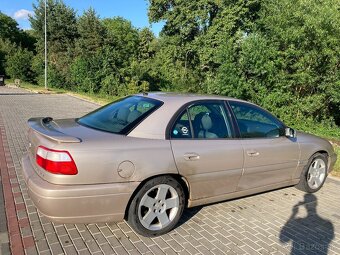 Opel Omega 2.6 V6 - 3
