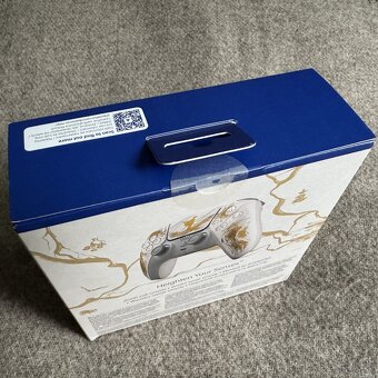 PS5 Dualsense – Ghost of Yotei Limited Edition Gold - 3