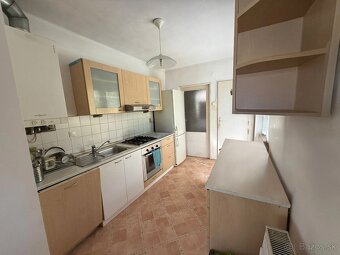 PRIESTRANNÝ 4-IZBOVÝ BYT 87 m² + 2 PIVNICE - 3