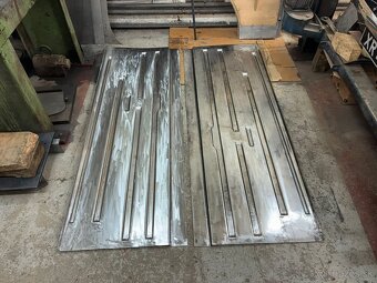 Lemy zadních blatníků Tatra 603 - 3